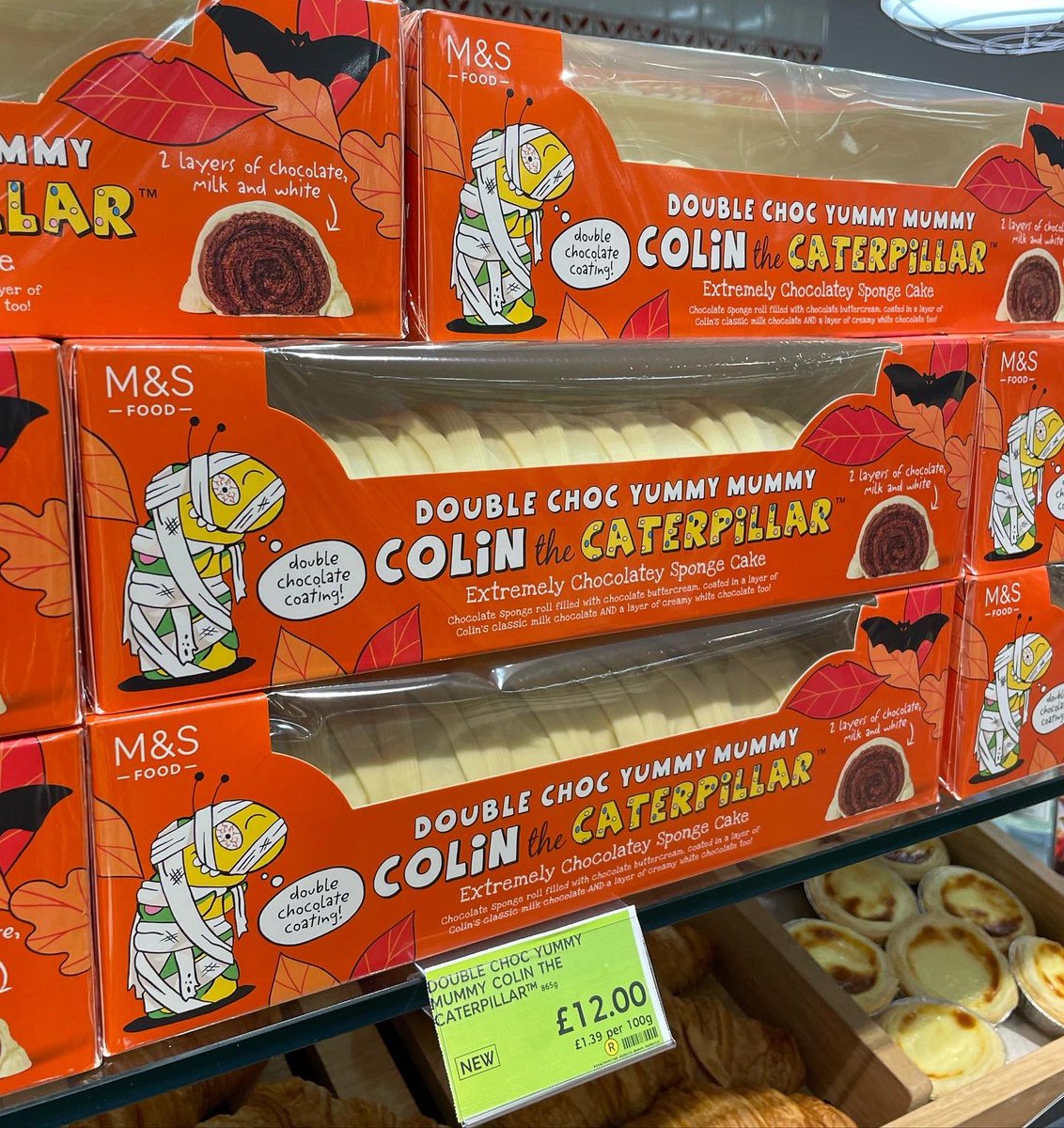 All_Things_New_'s tweet photo. Double Choc Yummy Mummy Colin the Caterpillar! 🎃🐛 At M&S @marksandspencer #mands #mandsfood #colinthecaterpillar #halloween #spooky #mummy #doublechoc #wellthisisnew https://t.co/Bcw2gA3IIn