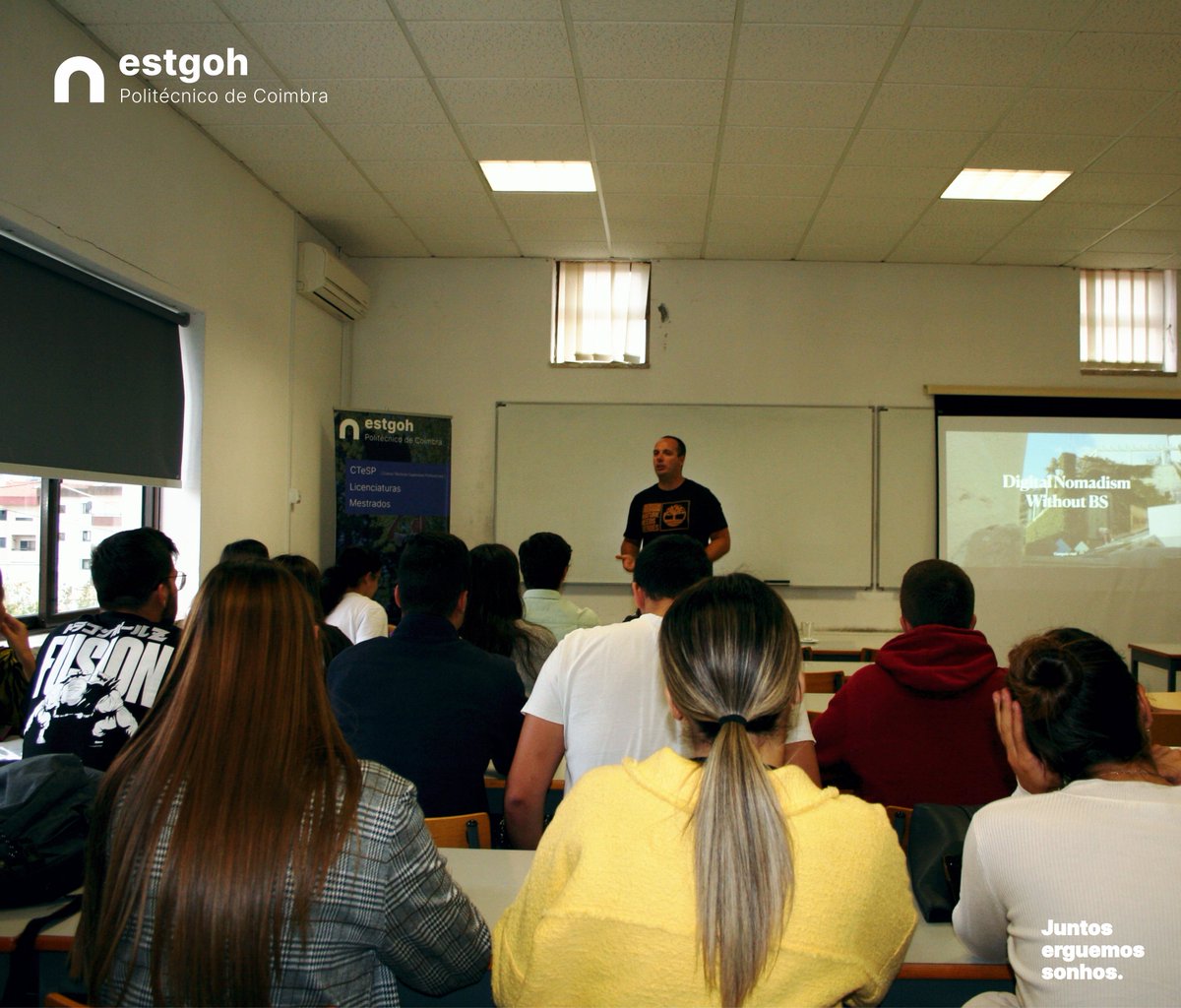 ESTGOH_'s tweet photo. Ontem recebemos a Digital Nomads Association para uma sessão sobre Nomadismo Digital. Resumindo atuação do Gonçalo Hall (Presidente da Associação): 
- Fantástico. https://t.co/BeNVnQca4k