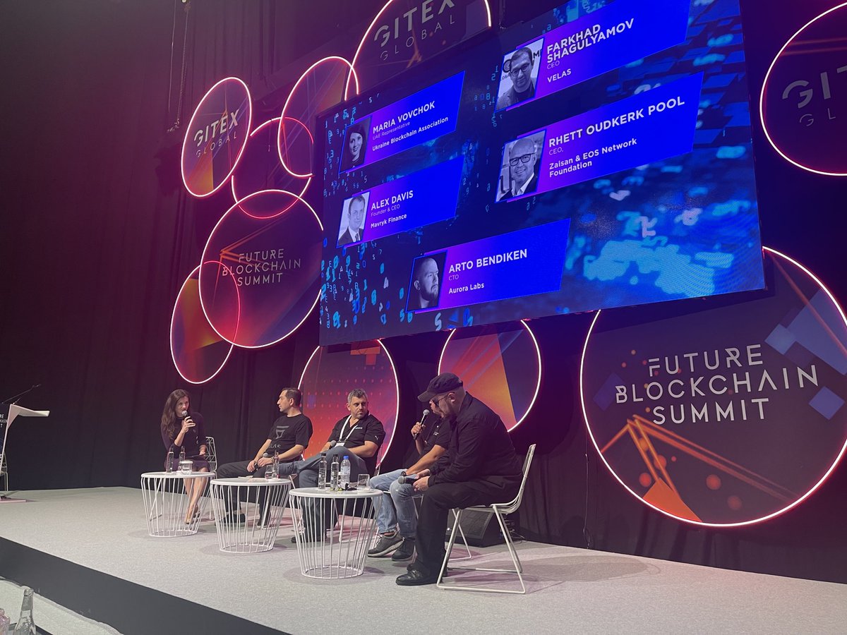 VelasBlockchain's tweet photo. 📸Some more photos from the panel discussion with Velas CEO, Farkhad Shagulyamov (@SFarkhad), at the #FutureBlockchainSummit (@dxbontheblock).

Events like this highlight a lot of valuable and interesting information and insights to wire #crypto audiences all over the world. https://t.co/lrat5J2t1w