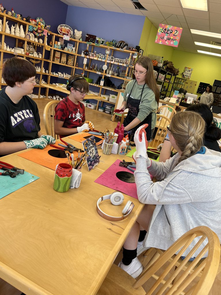 axtellwildcats's tweet photo. The 3D Design class had a blast visiting the Sheldon Art Museum and learning how to make a fused glass piece at Paint Yourself Silly. #GoAxtell https://t.co/8lhigGpkgn