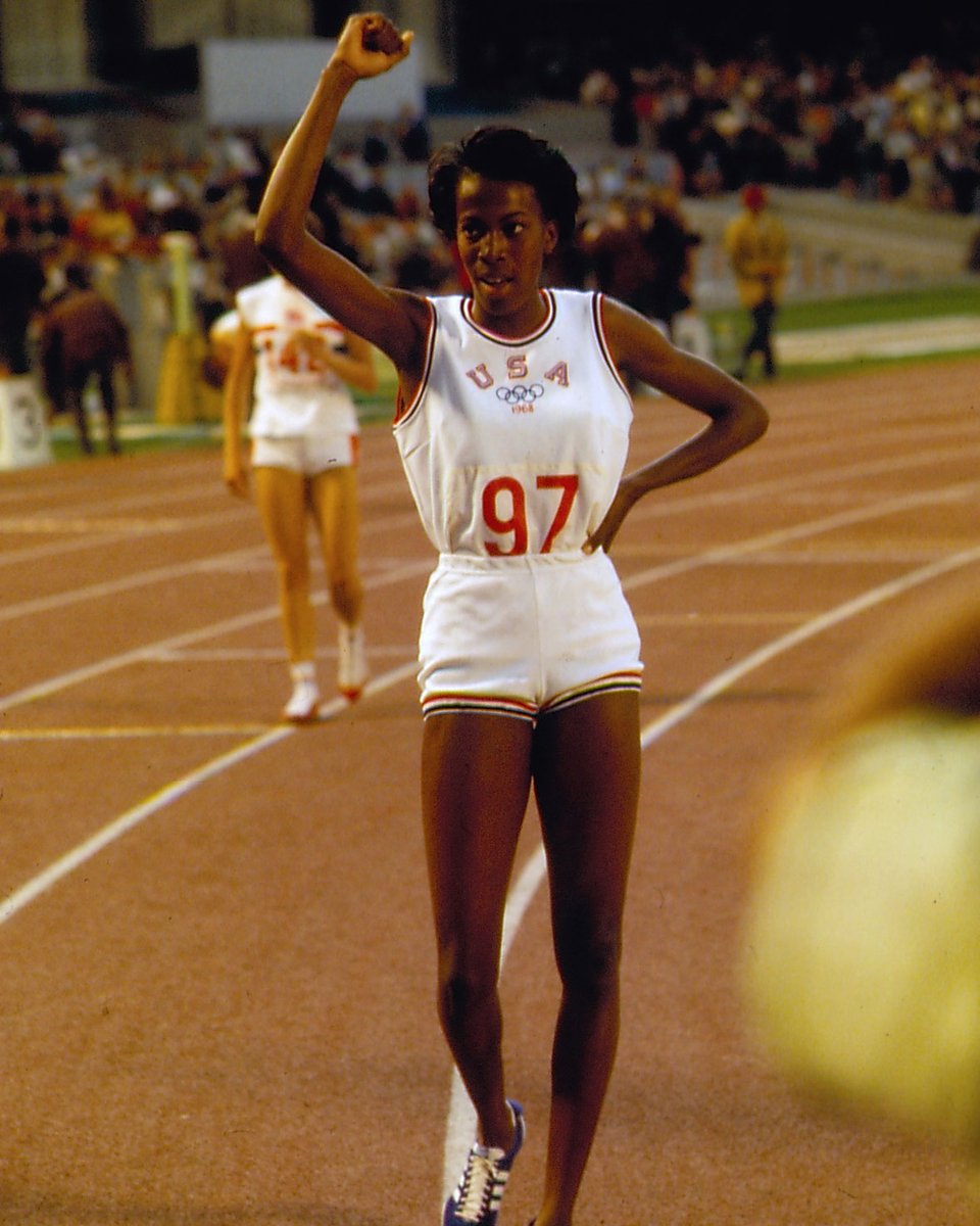 Trailblazer.
 
On this day in 1968, Madeline Manning Mims became the first Black woman and first American woman to win 800m Olympic gold with a time of 2:00.9 🥇