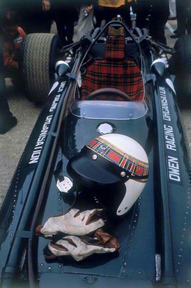 culturef1_'s tweet photo. BRM P83 🇬🇧 | 1967 

Guess who owns the gloves and the helmet ? 😁

©️all copyrights belong to their owner 
#f1 https://t.co/7UV5gkniac