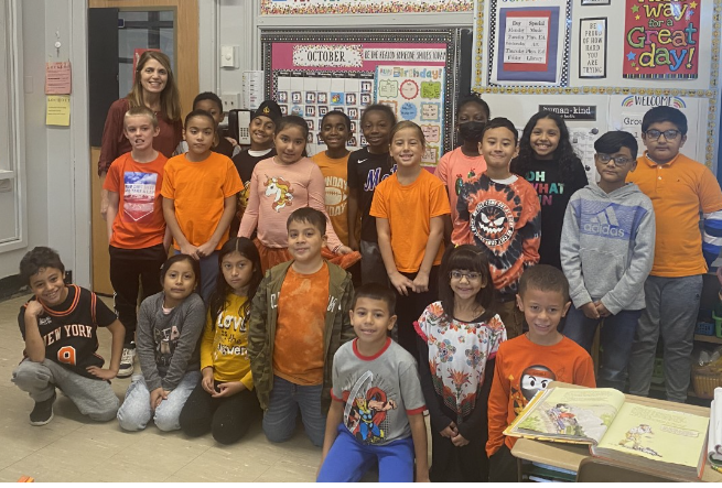 CSMrsSeaman1's tweet photo. Celebrating Unity Day in Room 223! @WheelerAvenue 
@VS13UFSD https://t.co/ktvuRO3WXE
