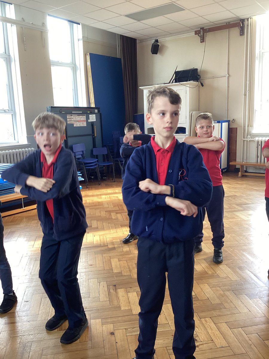 Today Years 4, 5 and 6 had the pleasure of an internal visit - a Diwali Dance workshop. What a great cultural experience alongside creativity and exercise.