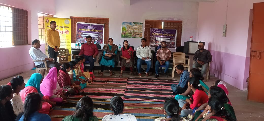 Tejaswini_Jh's tweet photo. State Team visited Bokaro District to Assess & Monitor the ongoing Bridge education activities and Skills Training programs under Tejaswini Project on 17th & 18th October 2022.
#AssessAndMonitoring
#BusinessSkillTraining #VocationalSkillsTaining #bridgeeducation
#AGYW https://t.co/WbQR3D9bDL