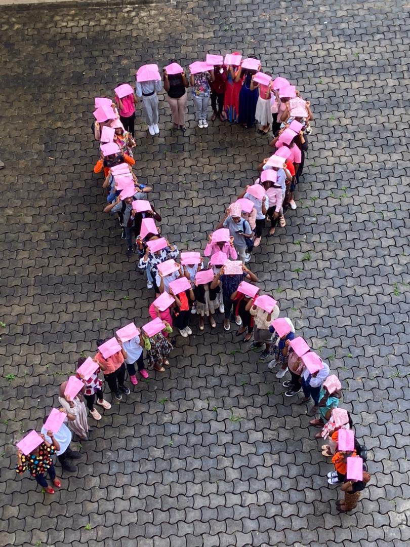 MotahParfait's tweet photo. L’un des facteurs de risque du Cancer du Sein, est l’obésité et la consommation de graisse. Faisons attention à notre hygiène diététique.
#OctobreRose #CancerDuSein https://t.co/QFjoT6DM21