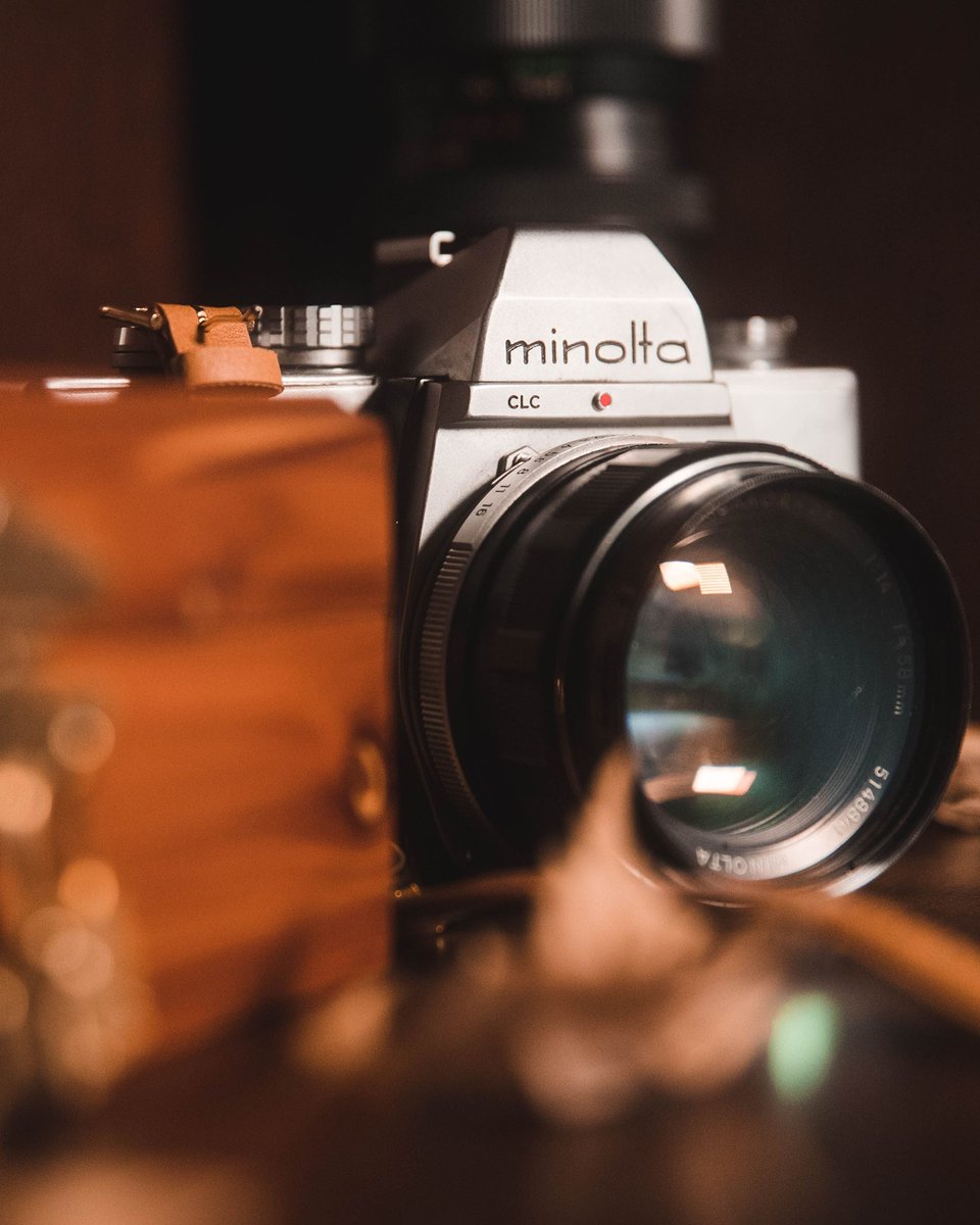 kodakdigitizing's tweet photo. The only sound better than the crunching of fall leaves is the click of a Minolta shutter -- are we right? 

#Minolta #RediscoverThePast https://t.co/uwT0ElNT2f