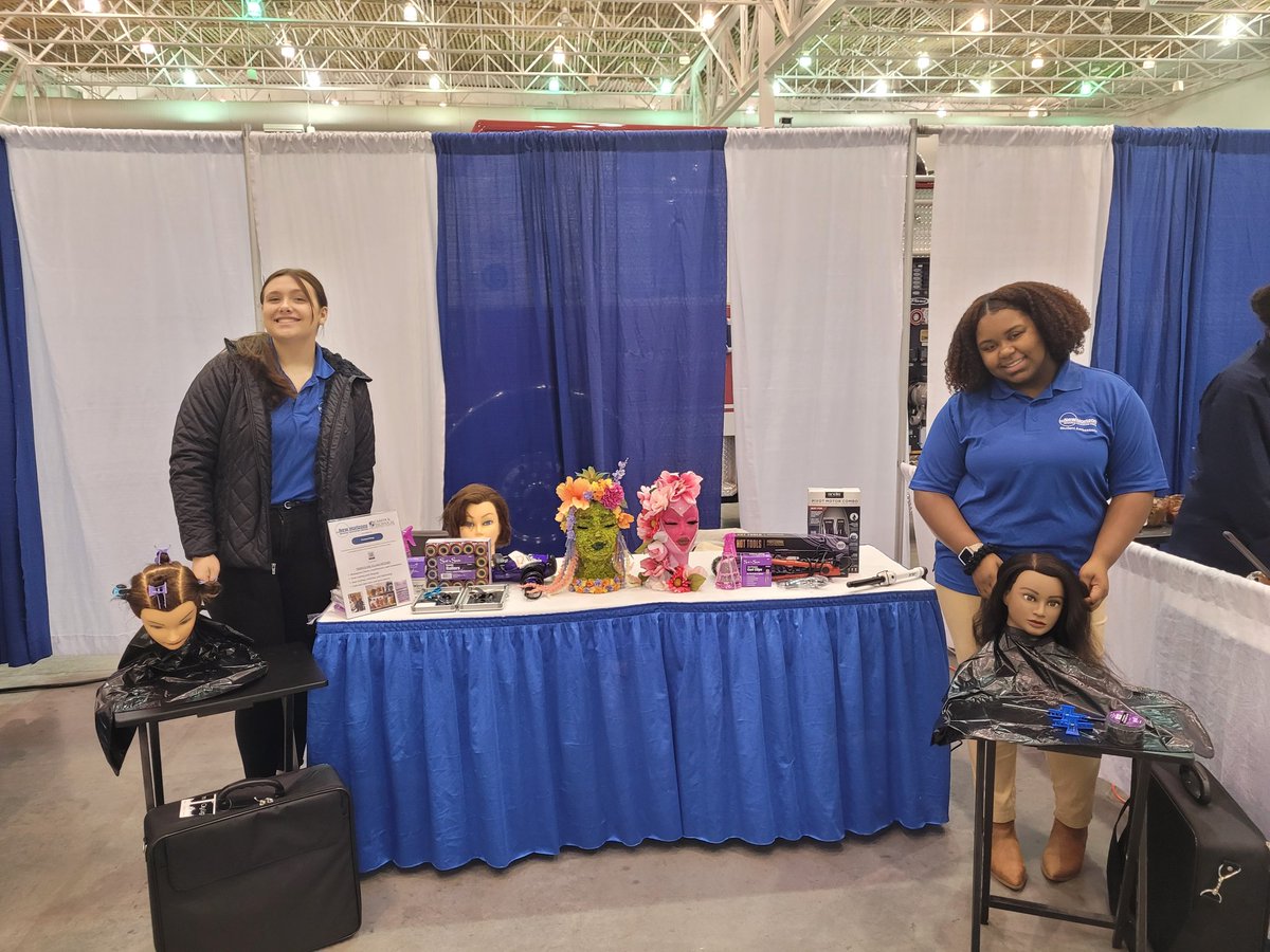 CareerWl's tweet photo. New Horizons had a great time at the Hampton Academies Career Expo
@HamptonCSchools 
#BoldlyGoing
#WeAreNewHorizons
@NHREC_VA https://t.co/aJYSOtVoP5