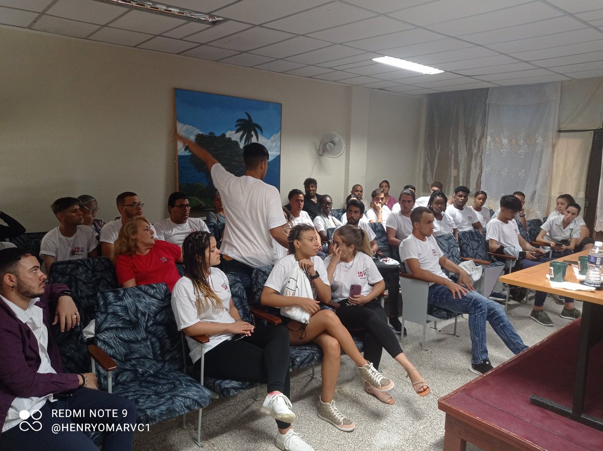 HenryOmarVC1's tweet photo. La comisión de Comunicación de la @FeuCuba en su #XCongreso en la @ucmvccu entre sus preocupaciones se encuentra la necesidad de ampliación del ancho de banda para la navegación en Internet,la cual es insuficiente(10MB) y @FCMSagua (6 MB) lo cual no suple sus necesidades. https://t.co/oRelbcVRgp