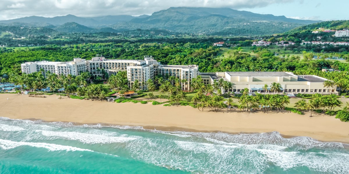 🌴 Chill out in paradise between a rainforest and miles of beach at Margaritaville Vacation Club - Rio Mar:  wy.ndh.am/3eK3XcG