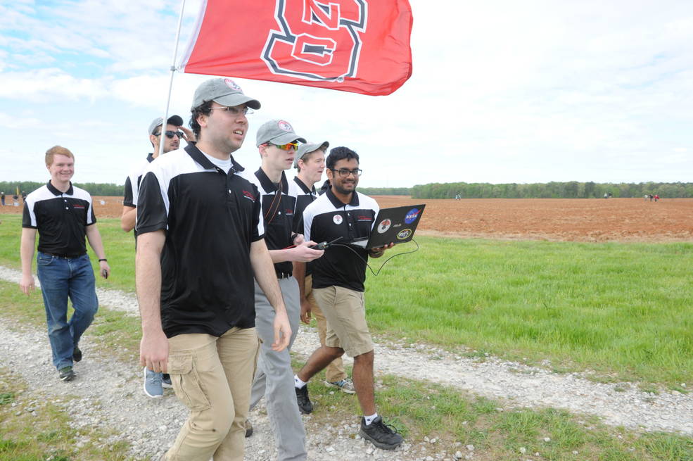 NASA_SLS's tweet photo. John Inness went from launching an amateur rocket with his @StudentLaunch team from North Carolina State University to working at @NASA_Marshall on the #Artemis missions. Now, Inness develops components for #NASASLS.

READ MORE >> https://t.co/7IjQDnVRRt https://t.co/2TgIML37z0