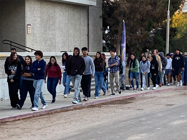 collegeofidaho's tweet photo. The Hispanic Youth Leadership Summit is underway! Over 800 area high school students arrived on campus this morning for a full day of activities. Really excited to see everyone! #YoteFam #CloseKnitCommunity #HispanicYouthLeadership https://t.co/xbOYK8Imct