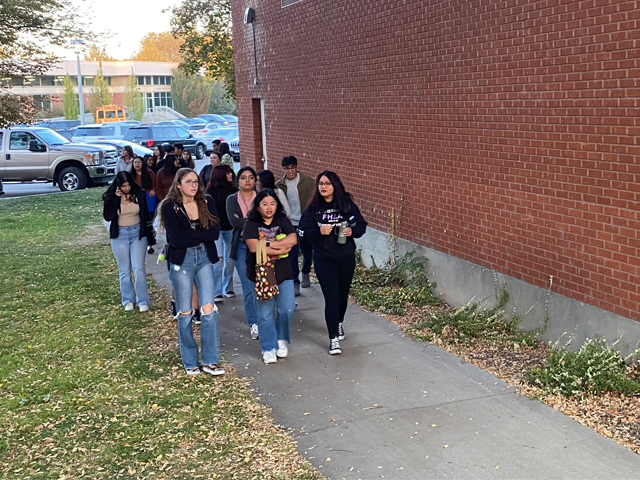 collegeofidaho's tweet photo. The Hispanic Youth Leadership Summit is underway! Over 800 area high school students arrived on campus this morning for a full day of activities. Really excited to see everyone! #YoteFam #CloseKnitCommunity #HispanicYouthLeadership https://t.co/xbOYK8Imct