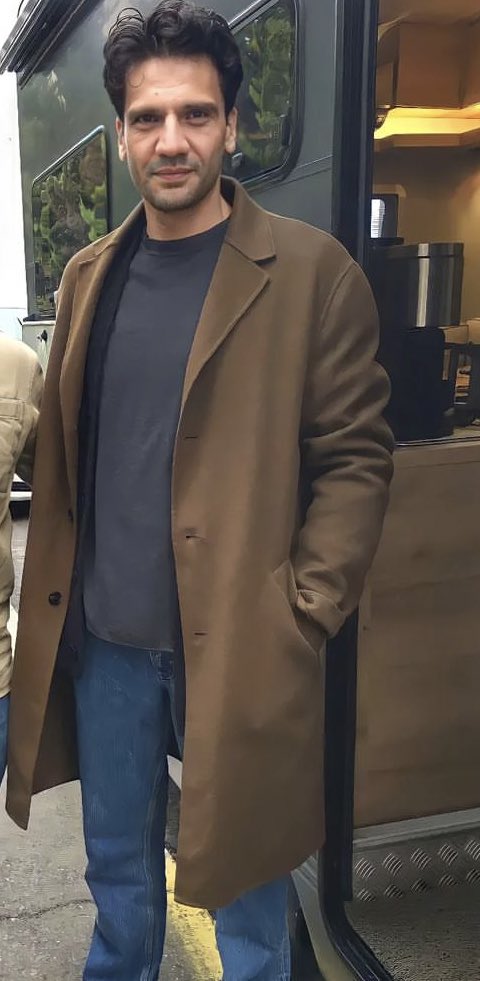 The hottest man ever❤️❤️ #KaanUrganciOglu #yargi set