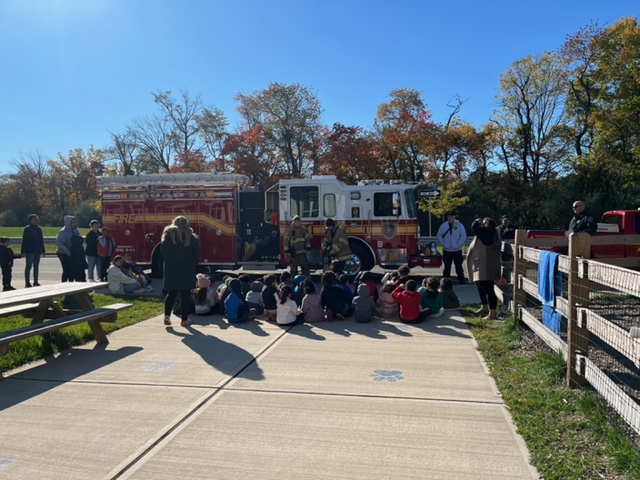 JSolomonVP's tweet photo. Thank you to the Franklin Park Volunteer Fire Department for coming to CES today and educating our Pre-kindergartners and Kindergartners about fire safety. @CES_FTPSchools @PGM_FTPSchools @WNews_FTPS https://t.co/u2k9tlUnJ2