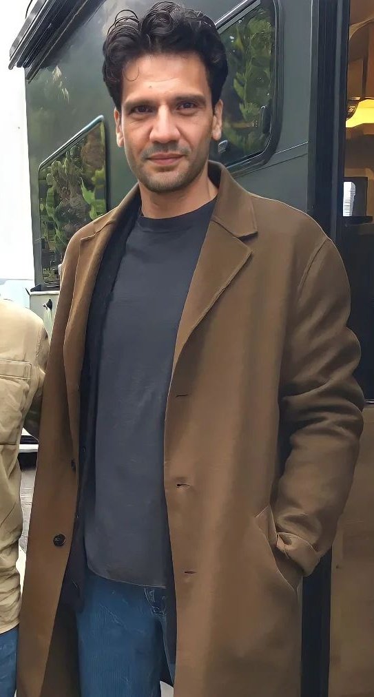 Nueva foto de Kaan Urgancıoğlu ❤️ 
Guapísimo • Çok yakışıklı 🥰

#Yargı #KaanUrgancıoğlu 👑💘