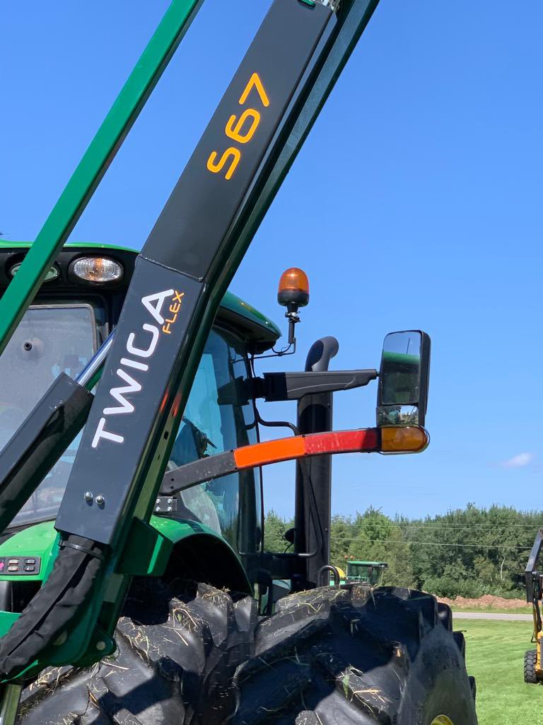 colvoyequipment's tweet photo. Another sale weβre proud to show off is this excellent @SpearheadWorld Twiga Flex S 6.7 #boommower!
A big thank you to Gateway Operations & @GDEquipment!
It features forward arm mowing, joystick control, a 50β rotary & flail heads, a hydraulic head rotator, & Tractor Guard! https://t.co/9cDPHFFxbF