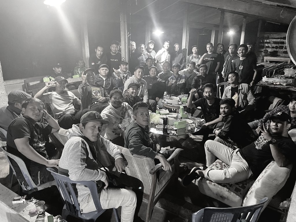 timurgate1's tweet photo. MAGELANG DADI SIJI ✊🏽
#RevolusiPSSI
#UsutTuntasTragediKanjuruhan https://t.co/ZXfGkxtBLR