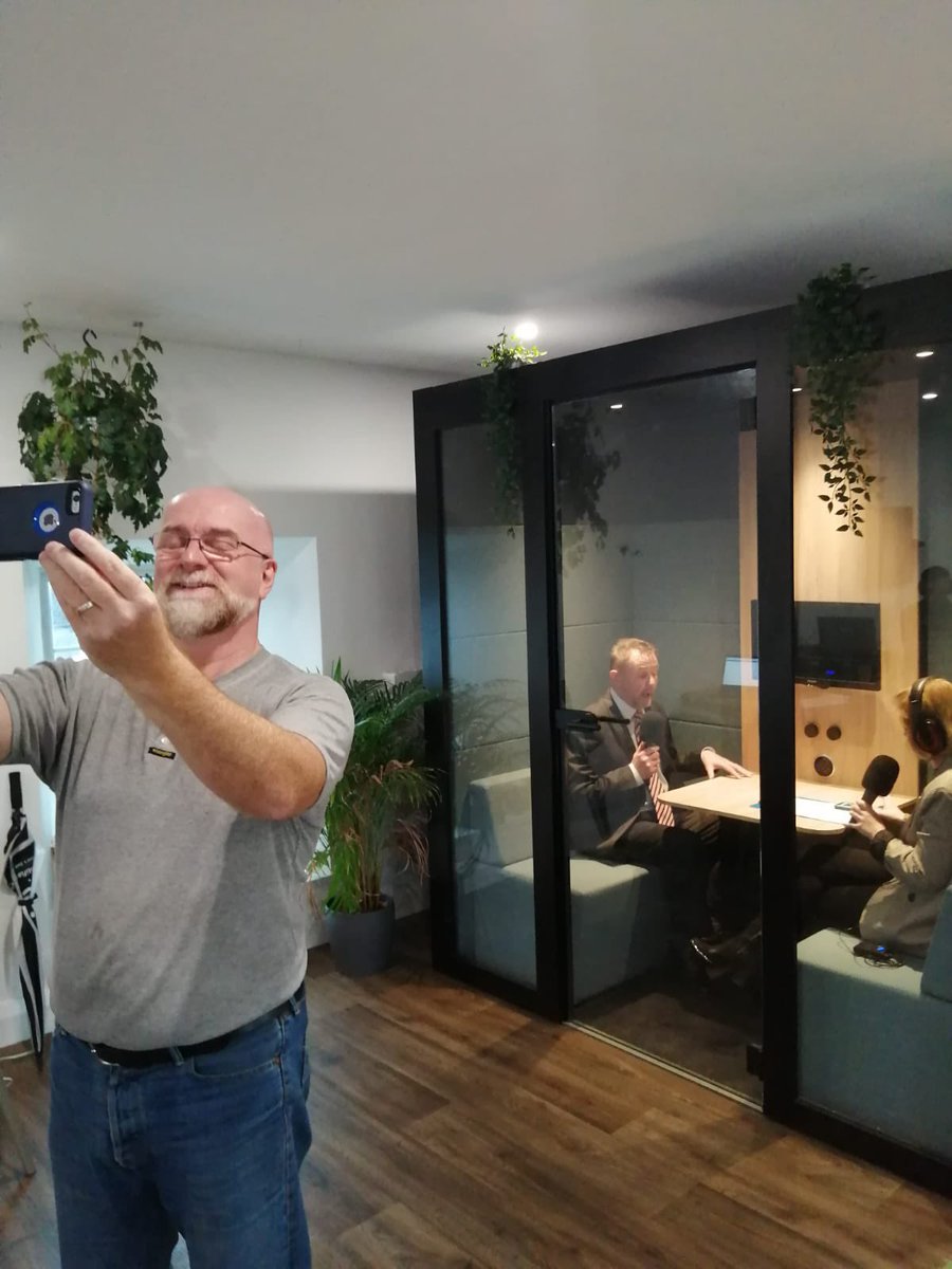 Great morning to check out Thrive Hub in Tullow with the <a href="/CarlowLEO/">inCarlow | Carlow LEO</a> for <a href="/kclr96fm/">KCLR 96FM</a>. It’s an amazing creative space for freelancers and entrepreneurs or remote workers looking for high speed broadband  #connectedhubs