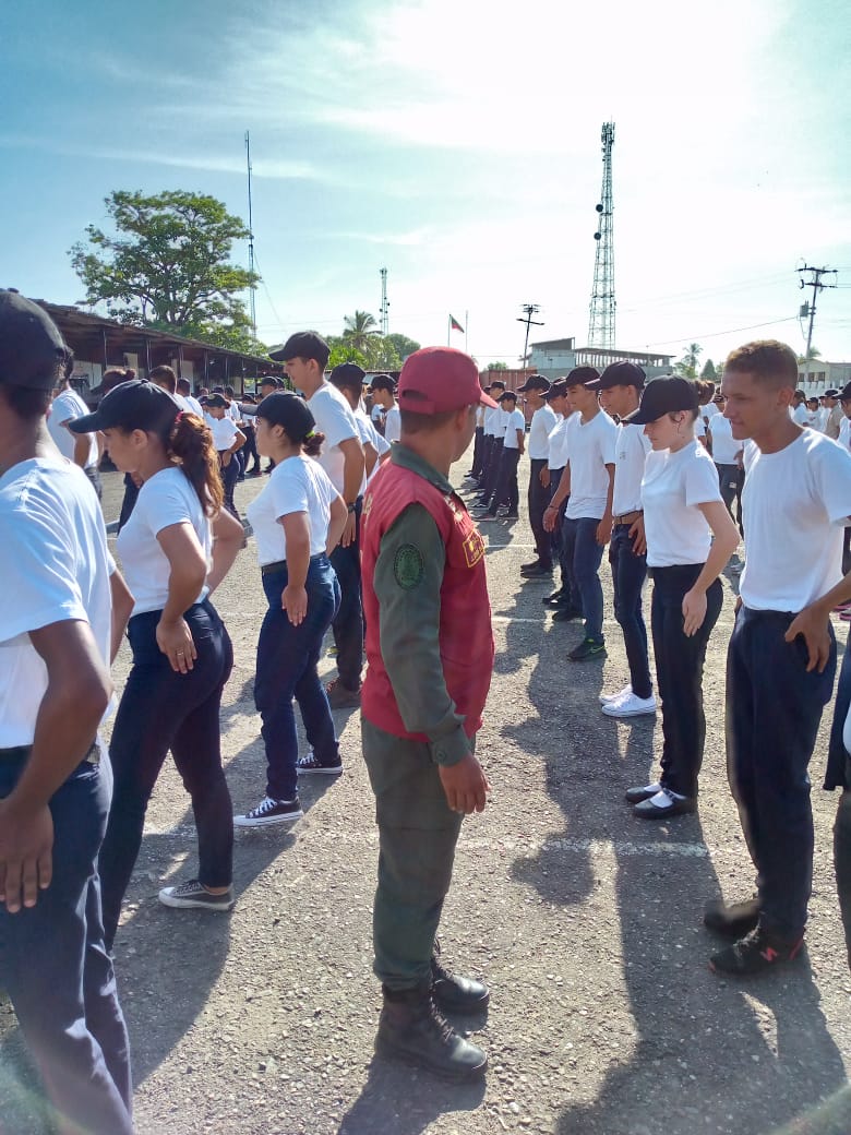 DGP_acarigua's tweet photo. #190CT Centinelas Del @DestGPAcarigua Realizan Abordaje En La U.E.N. El Portuguesa Del Municipio Guanarito, Edo. Portuguesa; Donde Se Insentivo a Los Jovenes Alumnos Con La Instruccion Premilitar
#19Oct #PuebloUnidoYActivo
#GNBProtectoresDelPueblo https://t.co/YKtAWlPg72