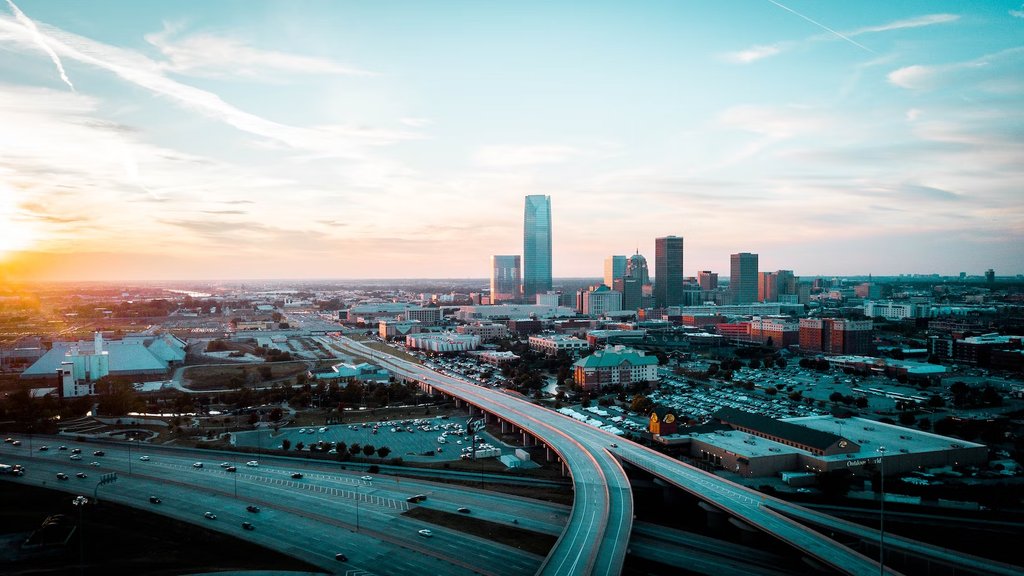 MetroAirways's tweet photo. Oklahoma City is known as The Big Friendly due to the friendliness of its residents and the abundance of stories in its history about kindness. Whether you enjoy music, art, history, nature, food, adventure, or all of the above, Oklahoma City has something for everyone. #FlyMetro https://t.co/c6BieCzc6F