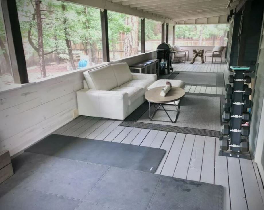 runwayGWCC's tweet photo. Want to get away?
You don't need a plane for this one! Attend #RunwaytoSuccess and this beautiful 2-night stay at Mule Deer Cabin in Pinetop could be yours! This 3BR 2BA cabin is a much-needed escape to the pines ⛷️😎
Ready to bid? Get your tickets 👉 https://t.co/vGPgDzc2R8 https://t.co/zyANLueNVL