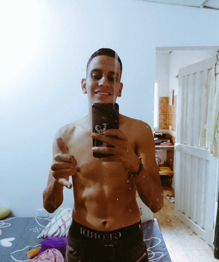 SebastinCuella6's tweet photo. Solo porque no hay con quien https://t.co/hNN0vkMMaV