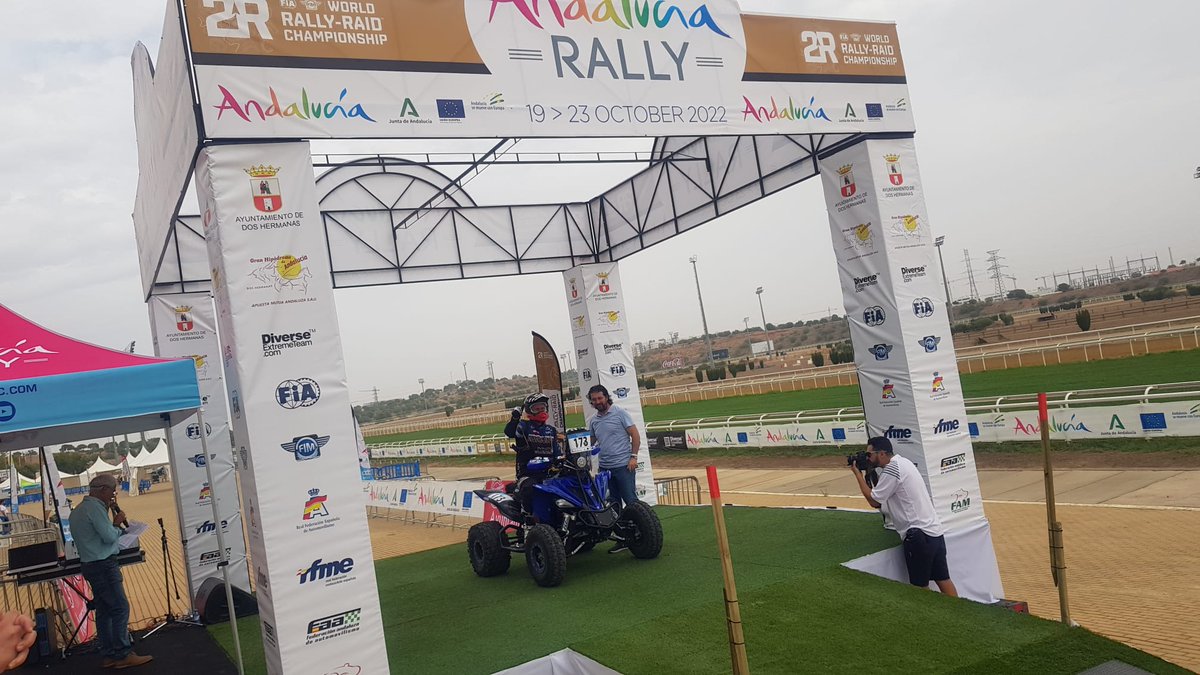 TrashorrasVOX's tweet photo. El Grupo Municipal @Vox_2Hermanas apoyando los eventos que se celebran en las instalaciones del @GHipodromoAnd de nuestra localidad, en esta ocasión el #WorldRallyRaid, con la asistencia del diputado @rafadosgarcias, la concejal @terry_vox y miembros del equipo municipal de VOX. https://t.co/Ljv4VYLSQt
