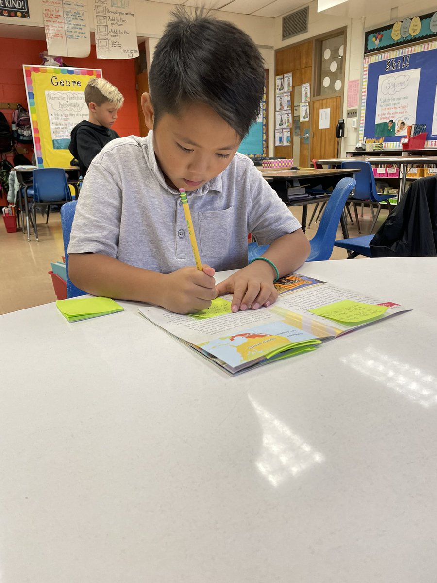 MrsHoullier's tweet photo. Lots of hard work is going on with Team Houllier! Today we are working on annotating narrative nonfiction! @mrsshappirio @JaniceMcD85 https://t.co/uBAbReSNyq