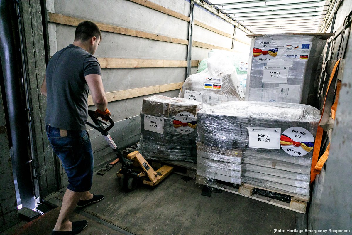 dai_weltweit's tweet photo. #Ukraine-Hilfe: 10 t Verpackungs- &amp; Hilfsmaterial d. #KulturGutRetter-Logistiknetzes von DAI, @THWLeitung &amp; Partnern konnten durch #HERI Initiative an 13 ukrain. Kulturinstitutionen verteilt werden:

https://t.co/1KvJkssiZ5

@AuswaertigesAmt @AA_Kultur unterstützt d. Lieferungen. https://t.co/kM2nM36ZDI
