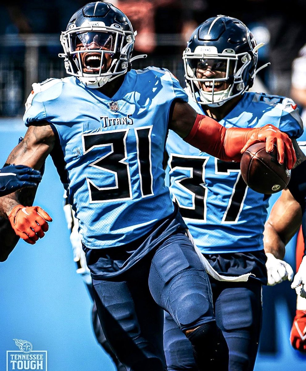 jwyattsports's tweet photo. 🚨Wardrobe check:🚨 The #Titans will be decked out in light blue jerseys with navy blue britches and socks in Sunday’s game vs the @Colts. 👖
#BritchesReport https://t.co/kc5VXgQ82p