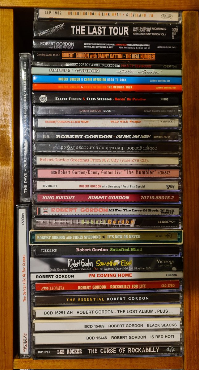 rockaholic67's tweet photo. My Robert Gordon CD-collection. #cdvouhotus #robergordon #minunhylly https://t.co/nVpleIvgHg