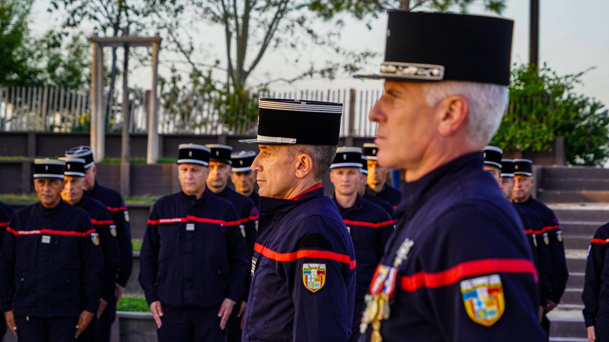 Pompiers13 tweet media