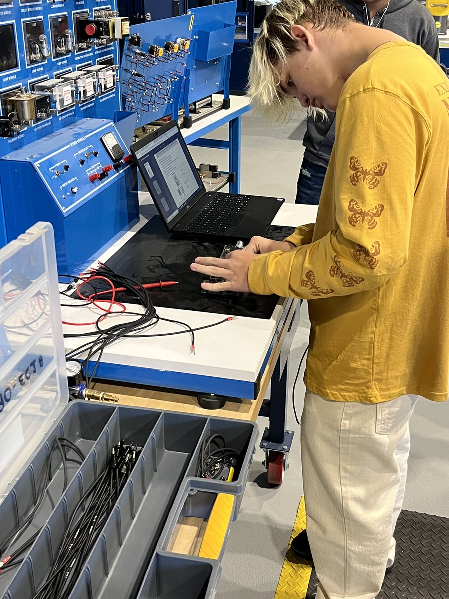 David Hanks tweet media