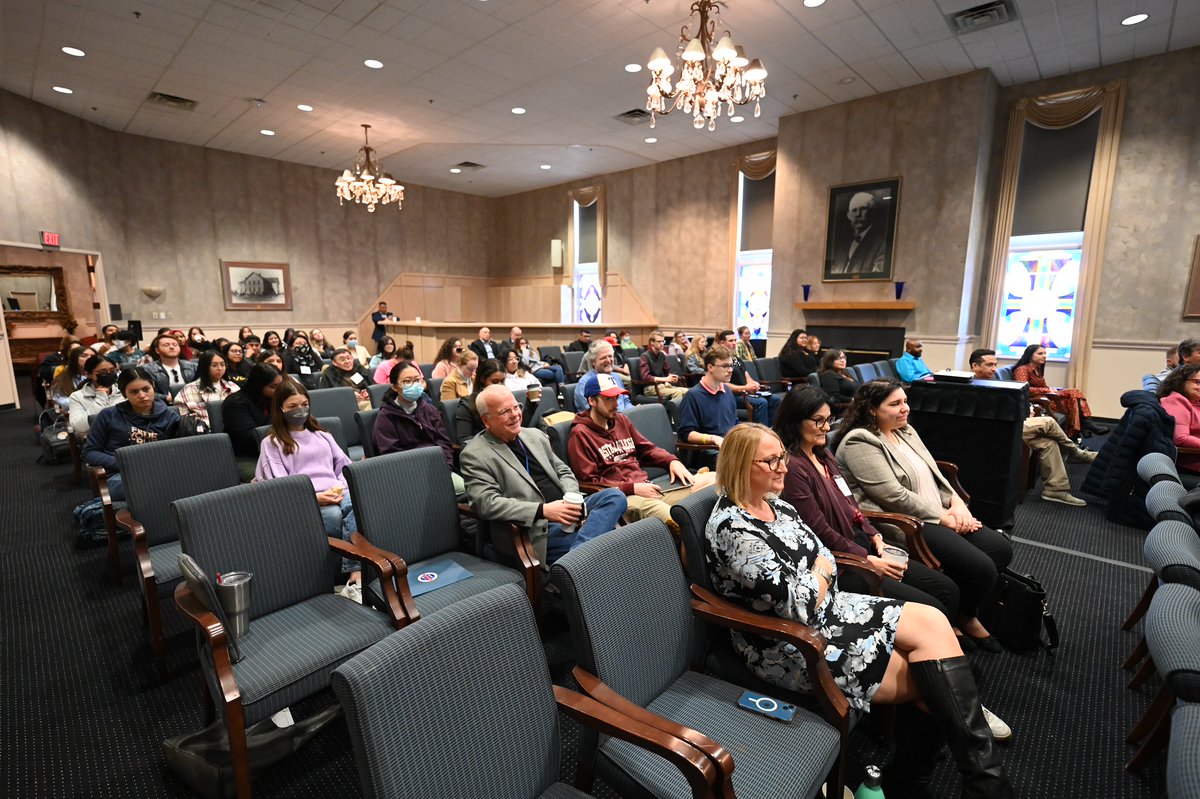 Great start to my day, welcoming our students and visitors to the <a href="/utamodlangs/">UTA Department of Modern Languages</a> career fair #MavUp