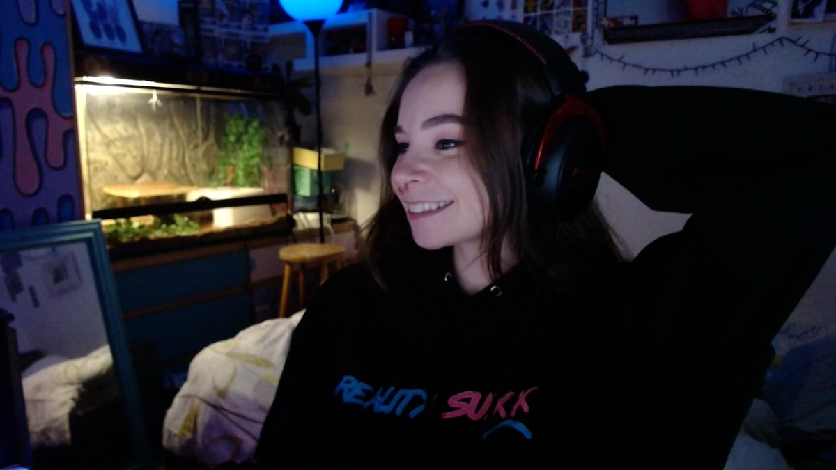 lofikels's tweet photo. still my fav hoodie https://t.co/NnSdwVfM11