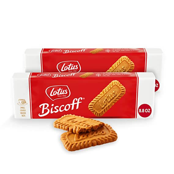 MATEScast's tweet photo. Matey's, get yourself a seat! This week our titular heroes, @michaelianblack and @CavanaghTom, discuss a snack that is most often found on @Delta flights... @BiscoffCookies! Listen to the latest episode to hear (or see) what our host think of this #snack! Only on @StarburnsAudio! https://t.co/Xe6rAgpCdw