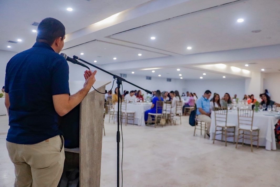 sec_ambiente's tweet photo. Participamos en el sexto encuentro de mesas sectoriales por la excelencia académica📚, un espacio estratégico creado por la Corporación Antonio José de Sucre para relacionarse con el sector externo y mejorar su oferta institucional. 
#UnidosTransformamosMás https://t.co/ps9TuReJ91