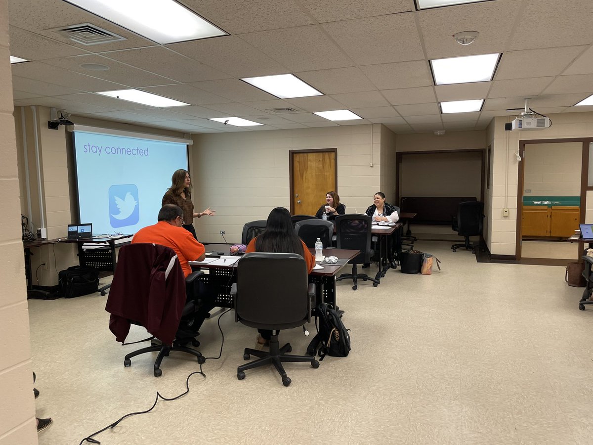 destebella's tweet photo. Still going strong at year 4 with @lead4ward and the incomparable @stephanieLCZ https://t.co/KPlonBdKAs