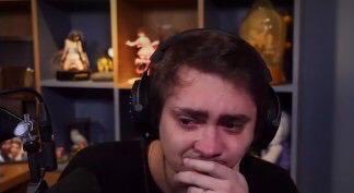 _mandzzz's tweet photo. gente e a mãe da menina que CHOROU quando soube que ia no show deles como será que a kinga tá?? https://t.co/sQhGn57bt8