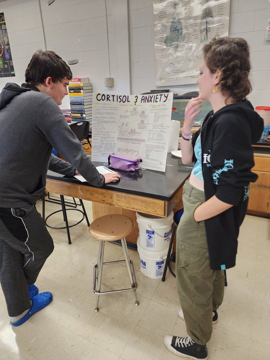 CParsio's tweet photo. Passion projects were great! Peroid 5 Students taught eachother about homeostasis and regulation! Love their learning! #MsPScience #SHSGotGuts @SomervilleHSNJ #HSAnatomy https://t.co/AmvxZBCama