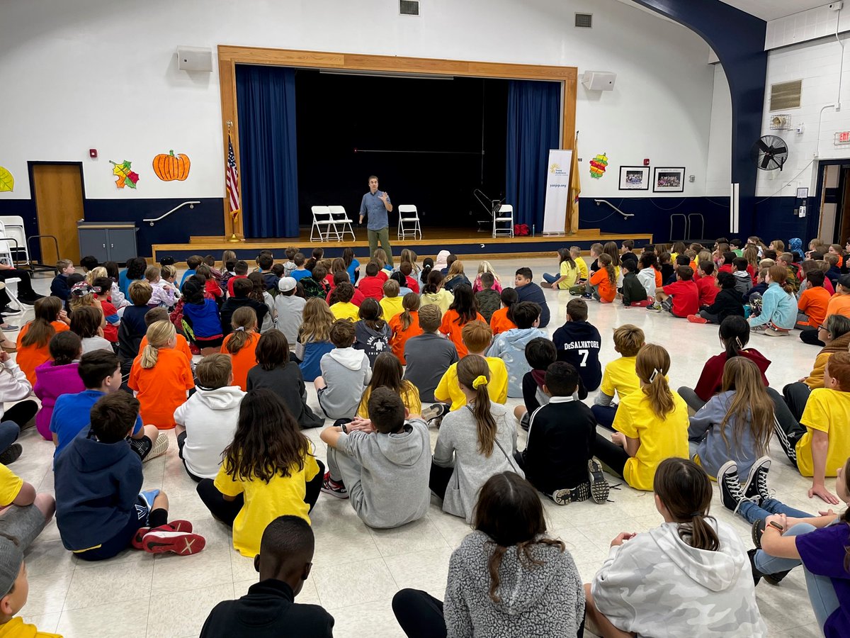 Thanks to our PTO, today we were treated to a fantastic assembly from <a href="/david_harrell/">David Harrell</a> from <a href="/yaaflorg/">Young Audiences Arts for Learning NJ & EPA</a> reminding us that we are all unique and the importance of perseverance and kindness. A wonderful reminder for our school community from a fantastic storyteller! #RandolphSchools