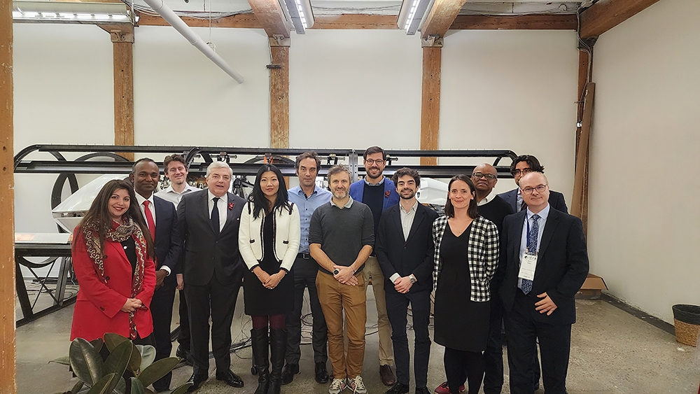 TransPod_Inc's tweet photo. 🇨🇦🇨🇵 Visit yesterday in our #Toronto office from the #French Ambassador to #Canada, Michel Miraillet the Consul General, @tudoralexis1, the Regional Economic Service in Canada and @frenchtechto
#transport #transpod #innovation #technology #cleantech #fluxjet #FrenchTech https://t.co/y8Pyvr5orA