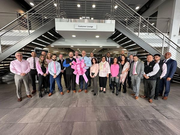 MercedesBenzNY's tweet photo. #PinkWithAPurpose at Mercedes-Benz of Huntington 💗🎀🤍. #BreastCancerAwarenessMonth https://t.co/t1v3Du9Z9I