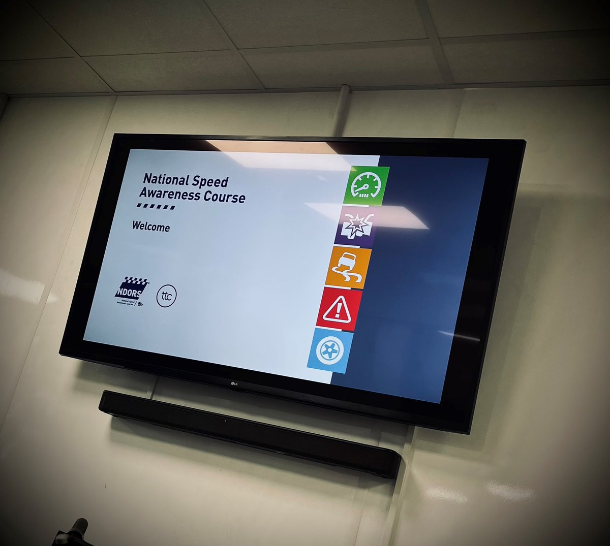 ASPRoadSafety's tweet photo. Today we welcomed @TTCGroupUK to the unit to present the #Speed Awareness Course. It provided an excellent insight to what is delivered &amp; the level of driver knowledge out there! Every driver should be made to take this course!

National Safe Speeds Day &amp; @PoliceChiefs Speed Op https://t.co/G3BdSGdP8K