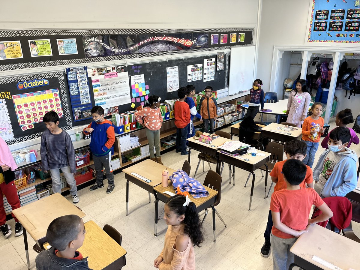NavarraMrs's tweet photo. Today we complimented each other &amp; shared ideas for standing united against bullying &amp; showing acceptance.  We did a project to show we are united and @RPeetsButcher &amp; @FabayoMcintosh joined us for our peace picture!🧡 #UnityDay #TeamNav #TeamWheeler @VS13UFSD @WheelerAvenue https://t.co/L6rLDejSYA