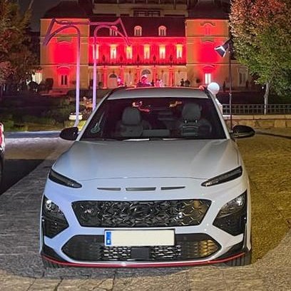 El Palacete de los Duques de Pastrana en Madrid se iluminó de rojo anoche para acoger la fiesta #TELVA1000.
Una fiesta en la que #VSDEvents estuvo presente de mano de <a href="/HyundaiEsp/">Hyundai España</a> que aportó el coche oficial del evento.
Ese #KonaN no dejó de llevarse miradas... 😏

<a href="/telva/">Telva</a>