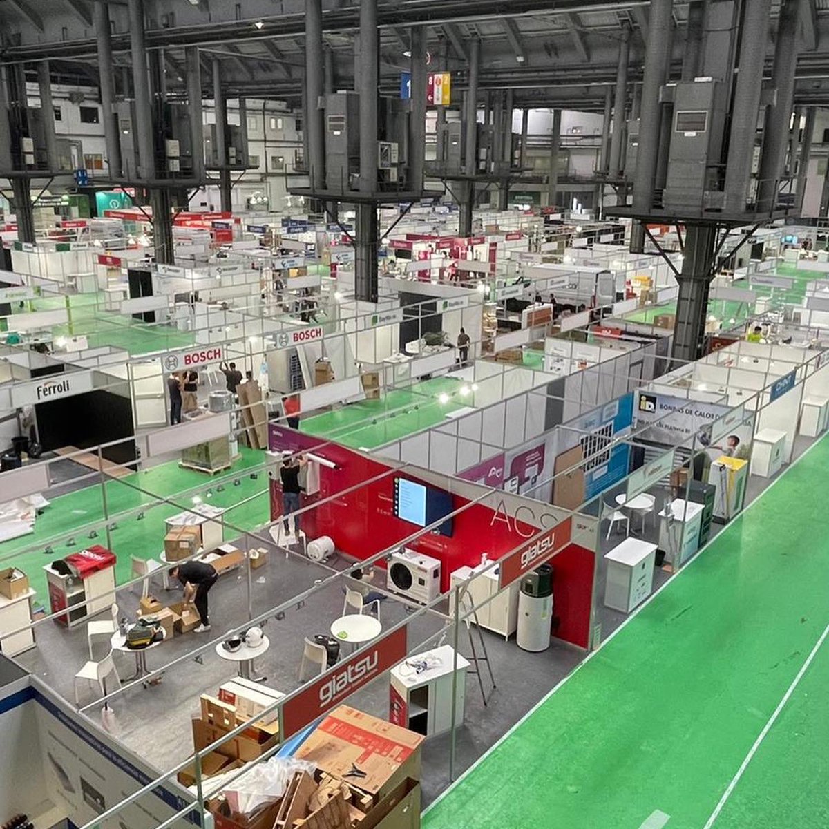Fegicat's tweet photo. Tot en preparació per a la gran data!! Demà us esperem a @efintec al Pavelló 1 de @firadebarcelona amb #Efintec2022 https://t.co/lacbNdbpLj