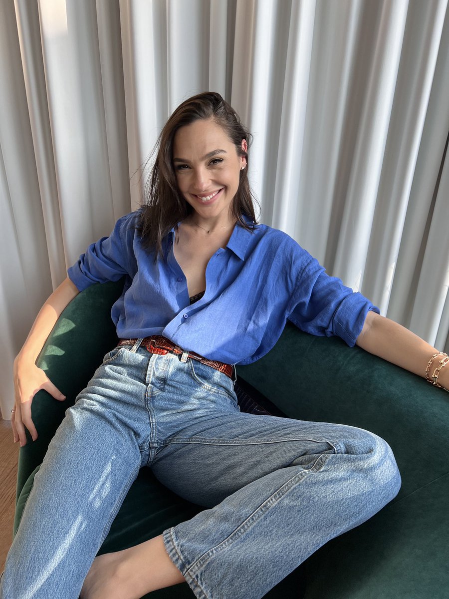 GalGadot's tweet image. Starting my day with a smile 💙