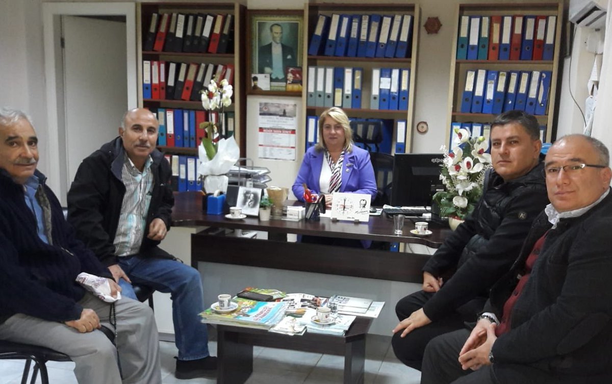 nuzun18's tweet photo. Devletimiz ve Milletimiz arasında kurduğu köprü ile mahalli idarelerimizin temel unsurlarından olan muhtarlarımızın 19 Ekim Muhtarlar Günü 'nü tebrik ediyor, çalışmalarında başarılar diliyoruz.#Avender https://t.co/lctnKt7bcQ